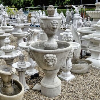 2 Schalenbrunnen Löwenköpfe