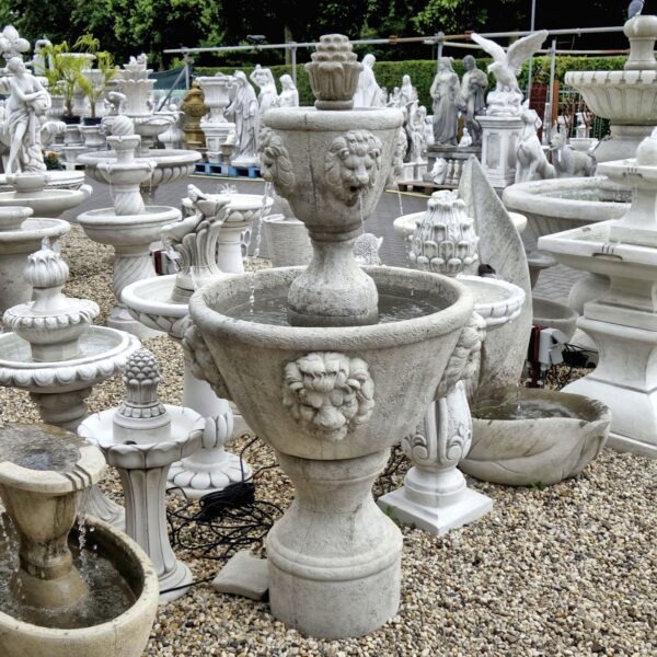 2 Schalenbrunnen Löwenköpfe
