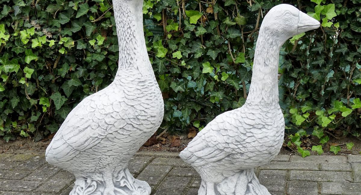 Tuindecoratie, Fonteinen en tuinbeelden Jose