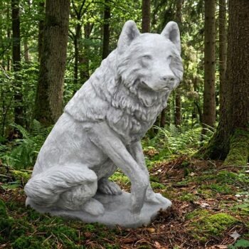 Wolf zittend tuinbeeld wolf