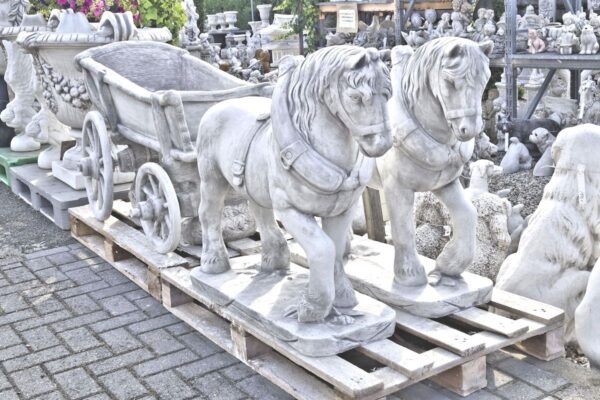 Paard en wagen XL betonnen tuinbeelden