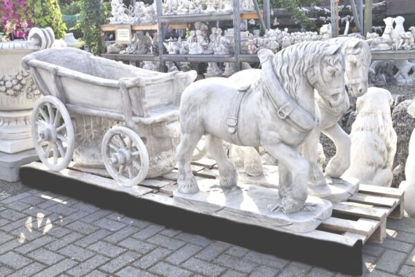 Paard en wagen XL betonnen tuinbeelden