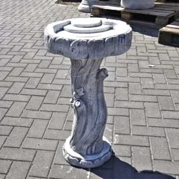 Vogeldrinkschaal boomstam