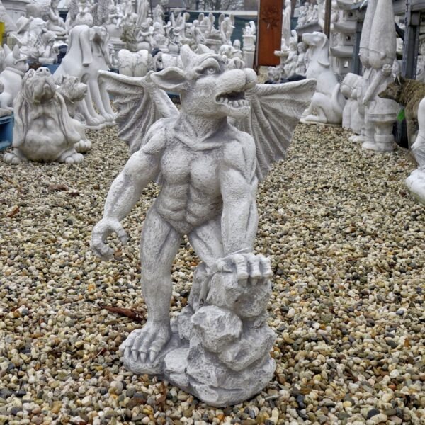 Gargoyle staand