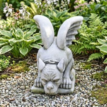 Gargoyle liggend met vleugels