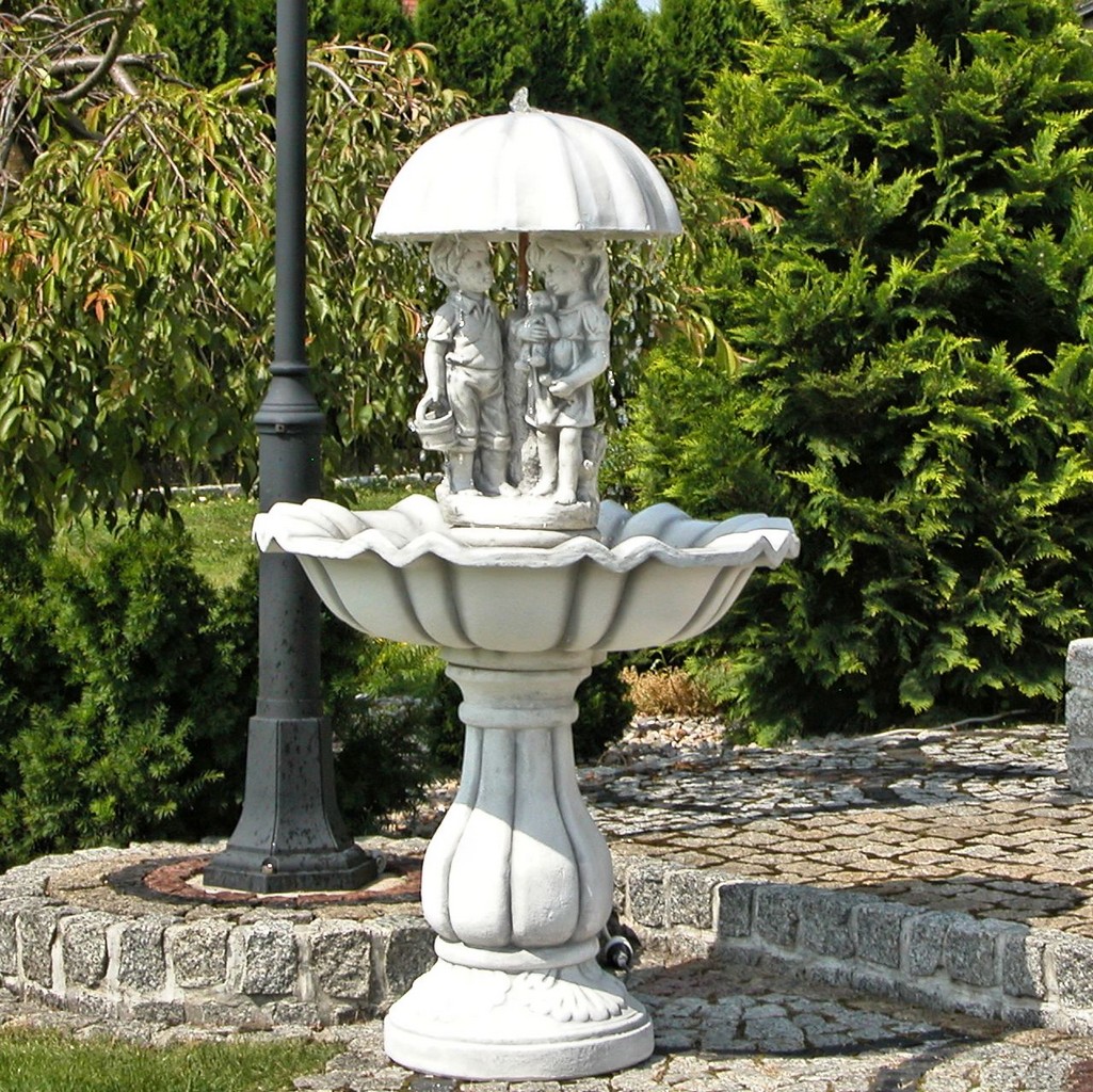 Doorweekt mooi overschrijving Paraplu fontein klein. Prachtige weerbestendige betonnen fontein.