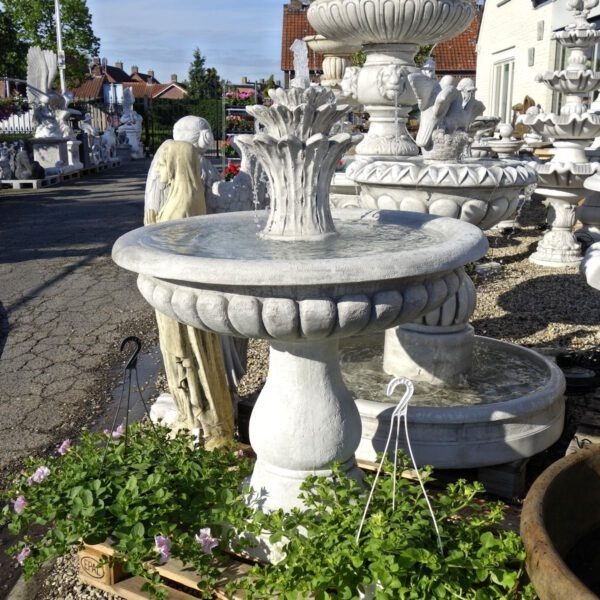 Fontein met ananas Beton fontein tuin.