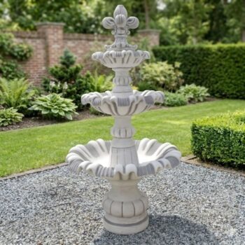 3 Schalen fontein met Franse lelie
