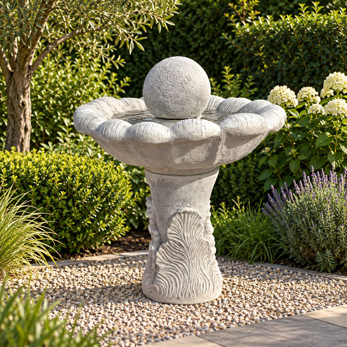 Fontein Luna – klassieke betonnen tuinfontein