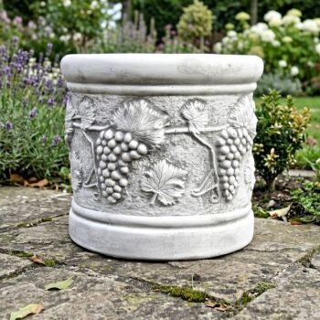 Ronde bloempot met druiven