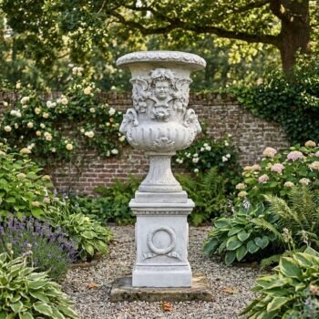 Vaas groot ramskop en mensenhoofd Vaas beton tuin.